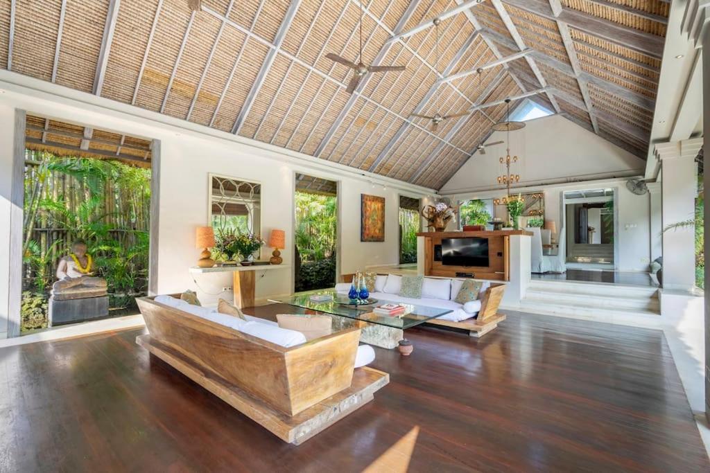 4Br Villa With Large Pool At Seminyak Beach Exterior photo